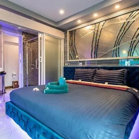 The Globe Hotel, Bar & Restaurant Pattaya