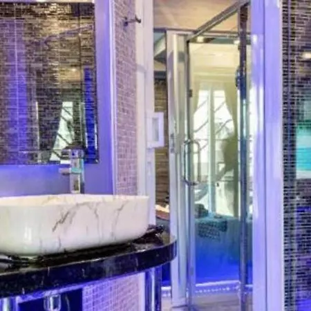 The Globe Hotel, Bar & Restaurant Hotel 3*