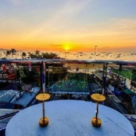 The Globe Hotel, Bar & Restaurant Hotel