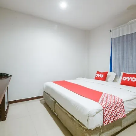 Hotel Oyo 324 Deedan 2*