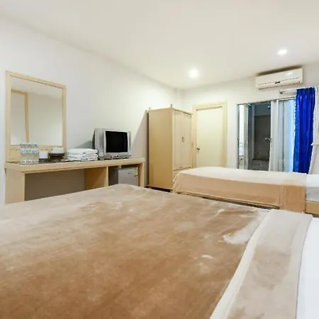 Hotel Oyo 324 Deedan 2*