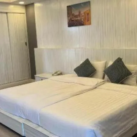 Oyo 1126 Curve Boutique Hotel