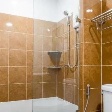 Hotel Oyo 1126 Curve Boutique 3*