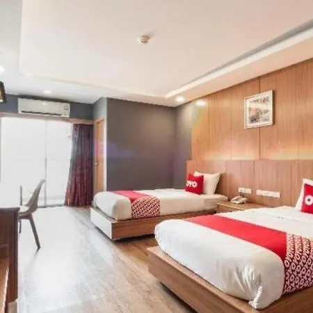 Hotel Oyo 1126 Curve Boutique 3*