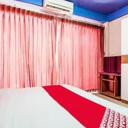 Hotel Oyo 826 Cozy 2*