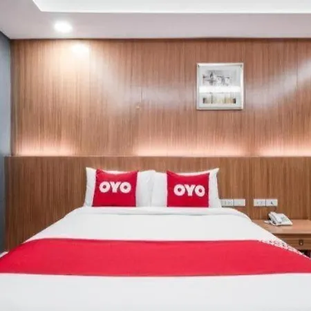 Hotel Oyo 1126 Curve Boutique 3*