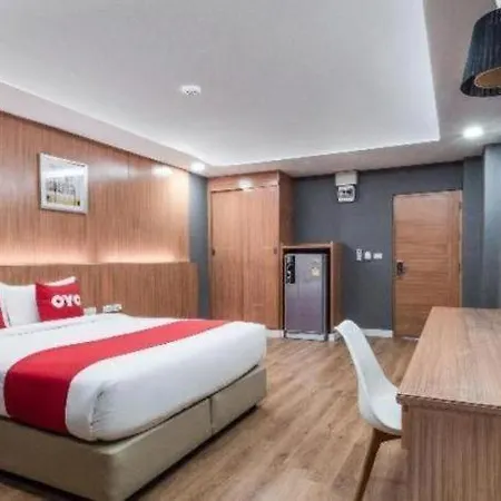 Hotel Oyo 1126 Curve Boutique 3*