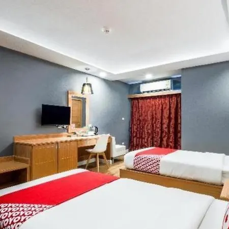 Oyo 1126 Curve Boutique 3* Pattaya