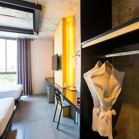 Hotel B2 South Premier