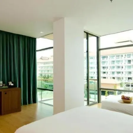 Seven Zea Chic Hotel 4*