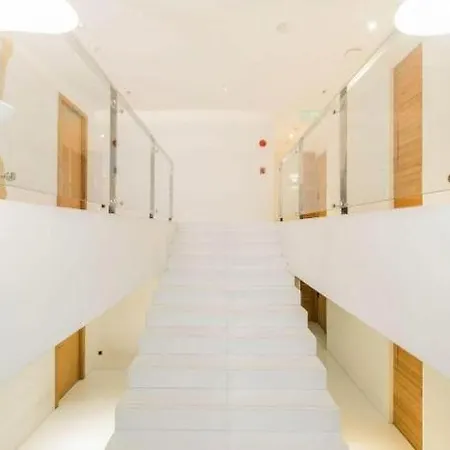 Seven Zea Chic Hotel