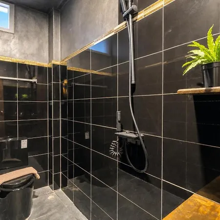 อพาร์ทเม้น The Jungle Khophai Center 5 Bedroom *