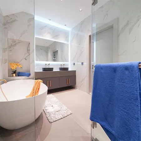 Villa New 2024 - 5br Pool With Private Ktv Pattaya