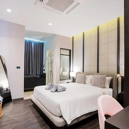 Moon 5-bedroom Luxury Pool Pattaya