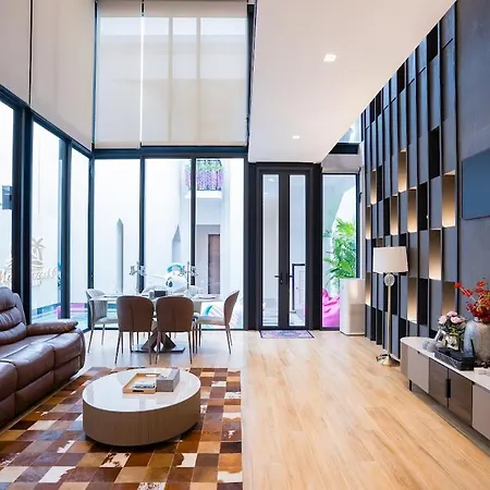 Moon 5-bedroom Luxury Pool Villa