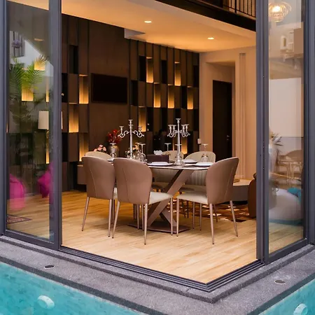 Moon 5-bedroom Luxury Pool Villa