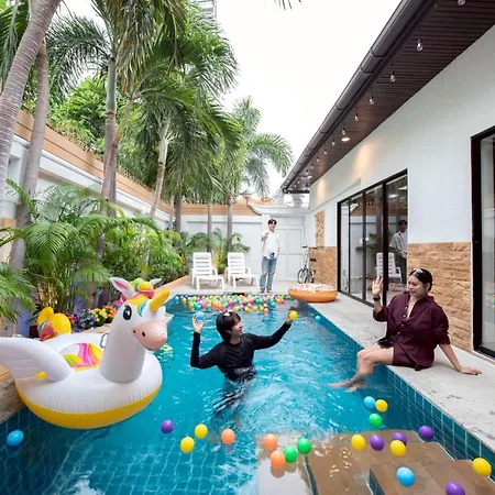 Mm Pool * Pattaya