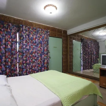 Hotel Oyo 1003 Naklua House 3*