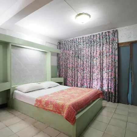 Oyo 1003 Naklua House Hotel Pattaya