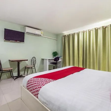 โรงแรม V Place 3*