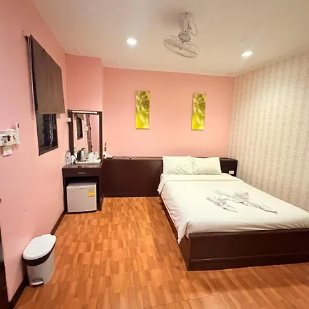 Hotel Nine Blue Boutique