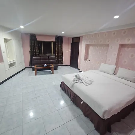 Nine Blue Boutique Hotel 3*
