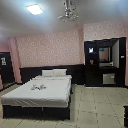 Nine Blue Boutique Hotel 3*