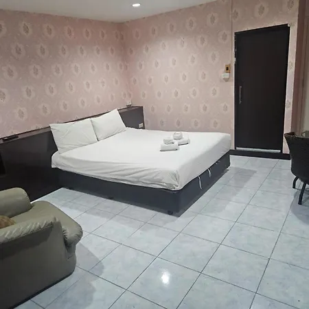 Nine Blue Boutique Hotel 3*