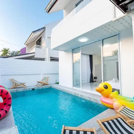 3 Bedroom Pool Royal Park Village Villa Pattaya