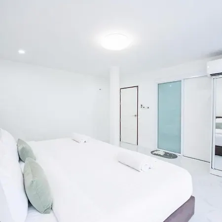 3 Bedroom Pool Royal Park Village * Pattaya