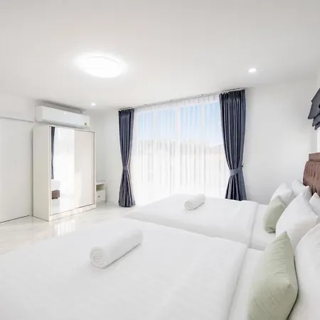 3 Bedroom Pool Royal Park Village Villa Pattaya