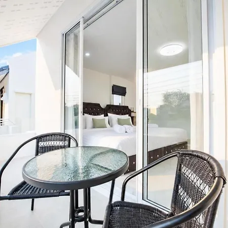 3 Bedroom Pool Royal Park Village Villa *