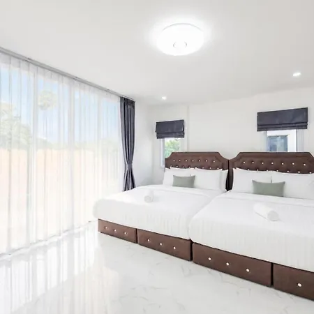 3 Bedroom Pool Royal Park Village Villa Pattaya