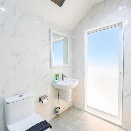 3 Bedroom Pool Royal Park Village Villa Pattaya