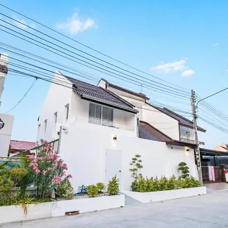 3 Bedroom Pool Royal Park Village Pattaya