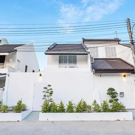 3 Bedroom Pool Royal Park Village Villa