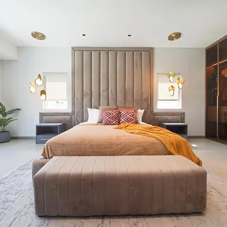 New 2024 - Two Compound - 9br - Two Pools * Pattaya