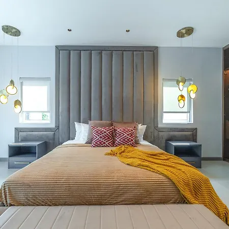 New 2024 - Two Compound - 9br - Two Pools Pattaya
