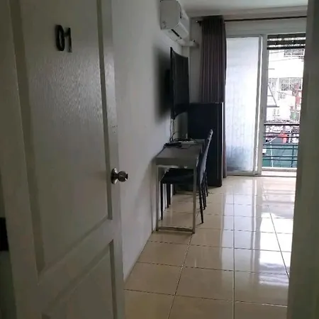 Huskies And Company Guest house Pattaya