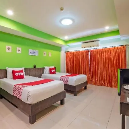 Oyo 75367 Ud Hotel 3*