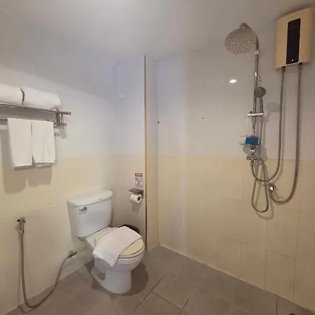 Hotel Arawana Express North 3*