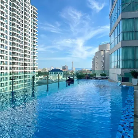 The Cloud 812 Apartment