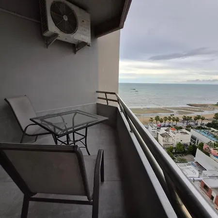 Apartment Markland Front