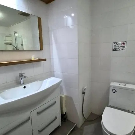 Markland Front Apartment Pattaya