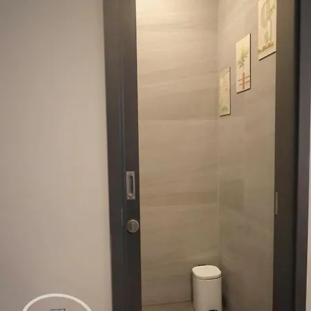 อพาร์ทเม้น The Edge High Floor & Seaview