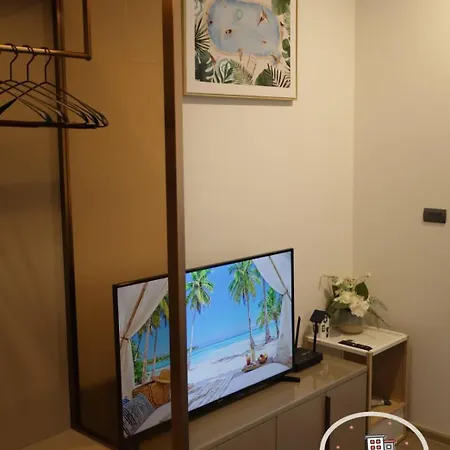 อพาร์ทเม้น The Edge High Floor & Seaview