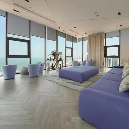 Apartment The Base Seaview Pattaya