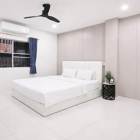 Apartment Dad N Mom's House By Thongnak