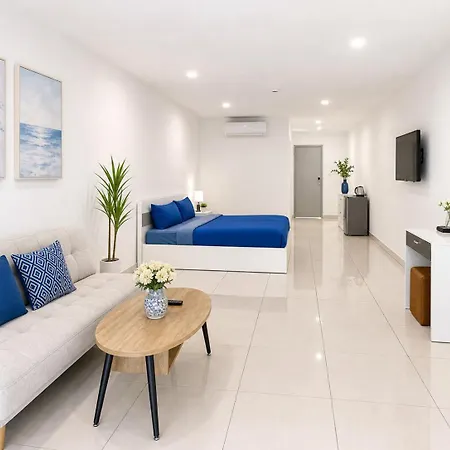Monalisa Blue Haven Pool Homestay Pattaya