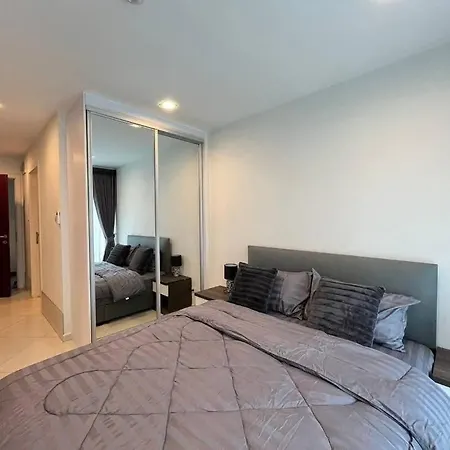 Aoh 20 Sqm 750 M Apartment Pattaya